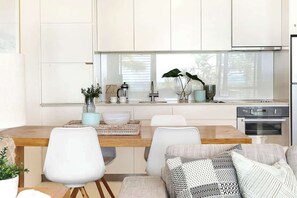 Coffee/tea maker, fridge, microwave, oven