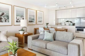 TV - Fairshore 22 - Main Beach Views (Noosa Heads)