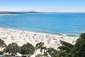 Unclassified image, 4 of 30, button - Hastings Park 4 - Modern, Ocean View Retreat (Noosa Heads)