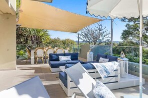 Outdoor dining - Hastings Park 8: Sea Holly on Hastings (Noosa Heads)