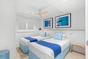3 bedrooms, iron/ironing board, free WiFi, bed sheets - Hastings Park 8 - Sea Holly on Hastings (Noosa Heads)
