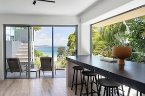 Dining - Hastings Park 9 - Noosa Paradise, Laguna Bay Views (Noosa Heads)