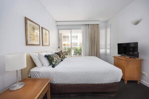 2 bedrooms, free WiFi, bed sheets - Laguna 117: Poolside, Near Beach (Noosa Heads)
