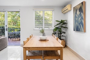 Dining - Eco Beachside Family Gem: Pool Access (Little Cove)