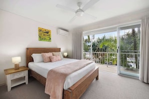 2 bedrooms, free WiFi, bed sheets - Moondarah: Pet-Friendly Escape (Noosa Heads)