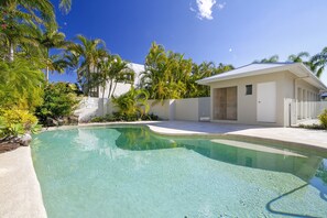 Pool - Noosa Haven Apt 12: Riverfront Elegance (Noosaville)