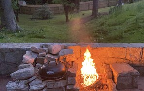 BBQ Grill - 10 minutes from Downtown Atlanta! Full -Sized House with Game Room & Deck (Atlanta)