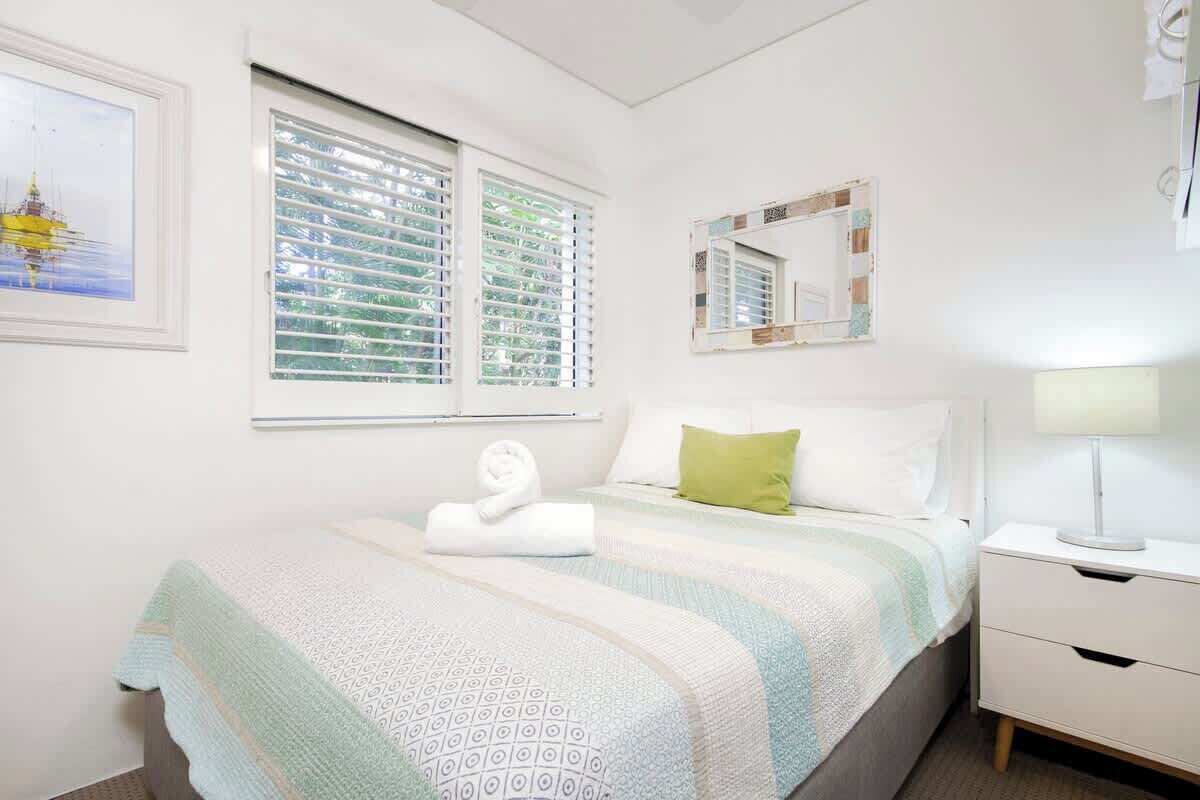 3 bedrooms, bed sheets
