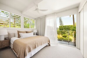2 bedrooms, iron/ironing board, free WiFi, bed sheets - Thalasa One at Sunshine Beach (Sunshine Beach)