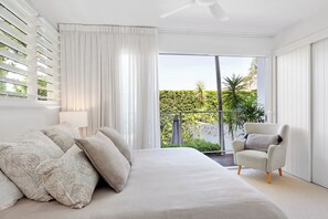 2 bedrooms, iron/ironing board, free WiFi, bed sheets - Thalasa One at Sunshine Beach (Sunshine Beach)