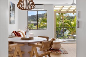 Dining - St Tropez 12: Haven with Water View & Pool (Noosa Heads)