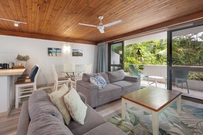 TV - Tea Trees 6: Peaceful Coastal Getaway (Little Cove)