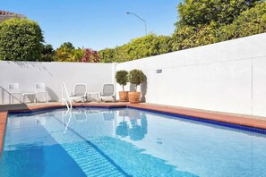 Pool - Villa Aqua: Riverside Retreat with Pool (Noosaville)