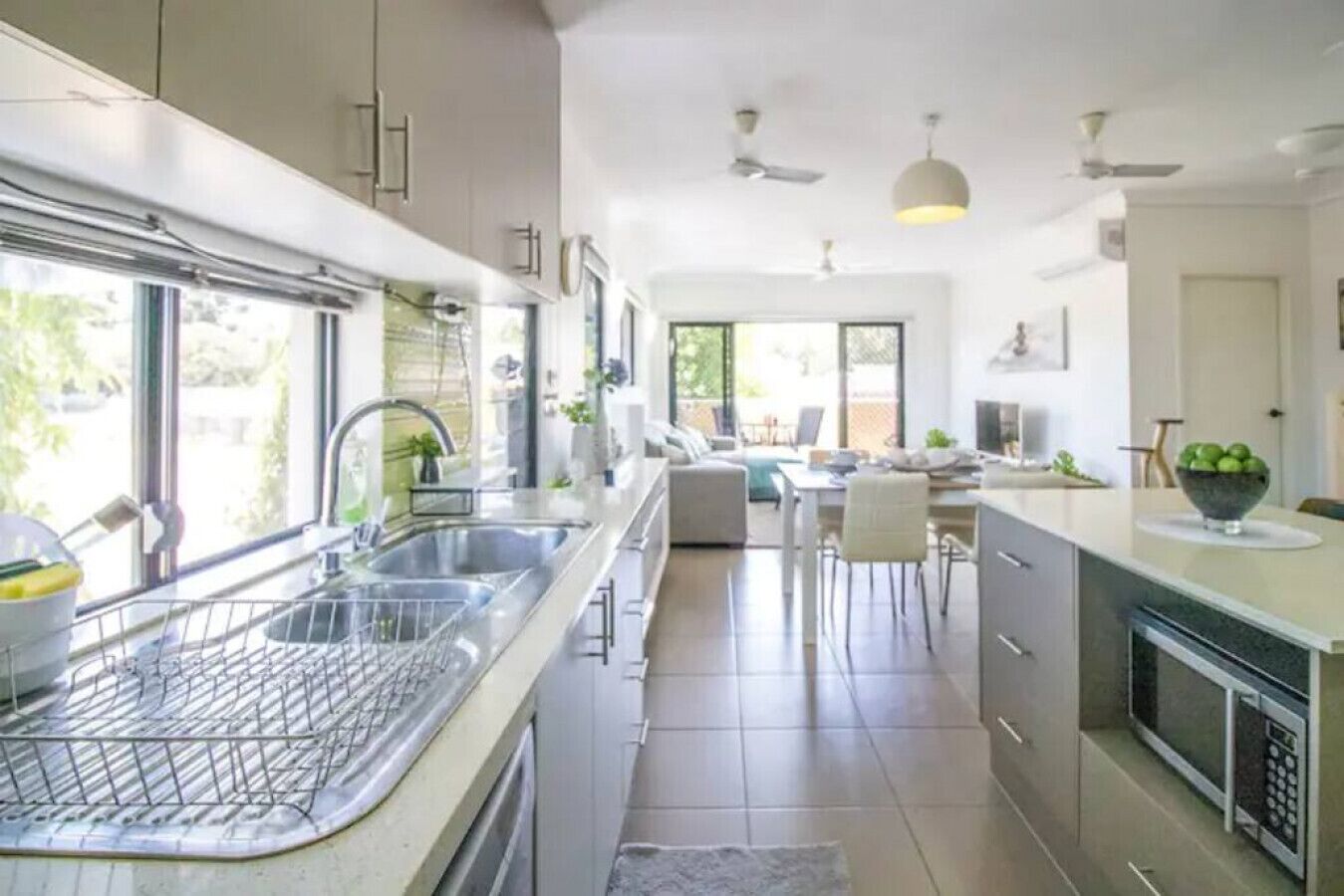 Executive Apartment | Private kitchen | Fridge, microwave, oven, stovetop