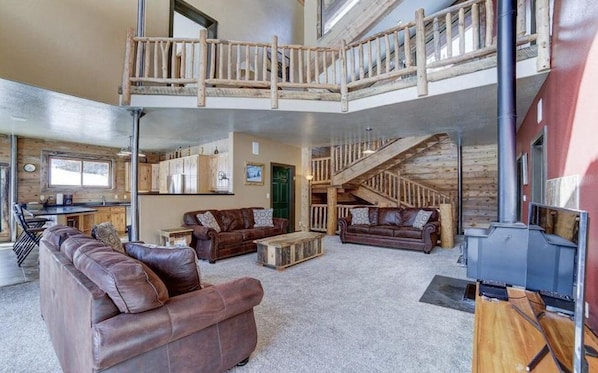 Smart-TV, Kamin, DVD-Player