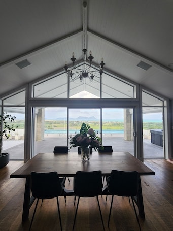 Dining. Country Hamptons Coastal Chic