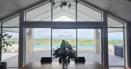 Country Hamptons Coastal Chic