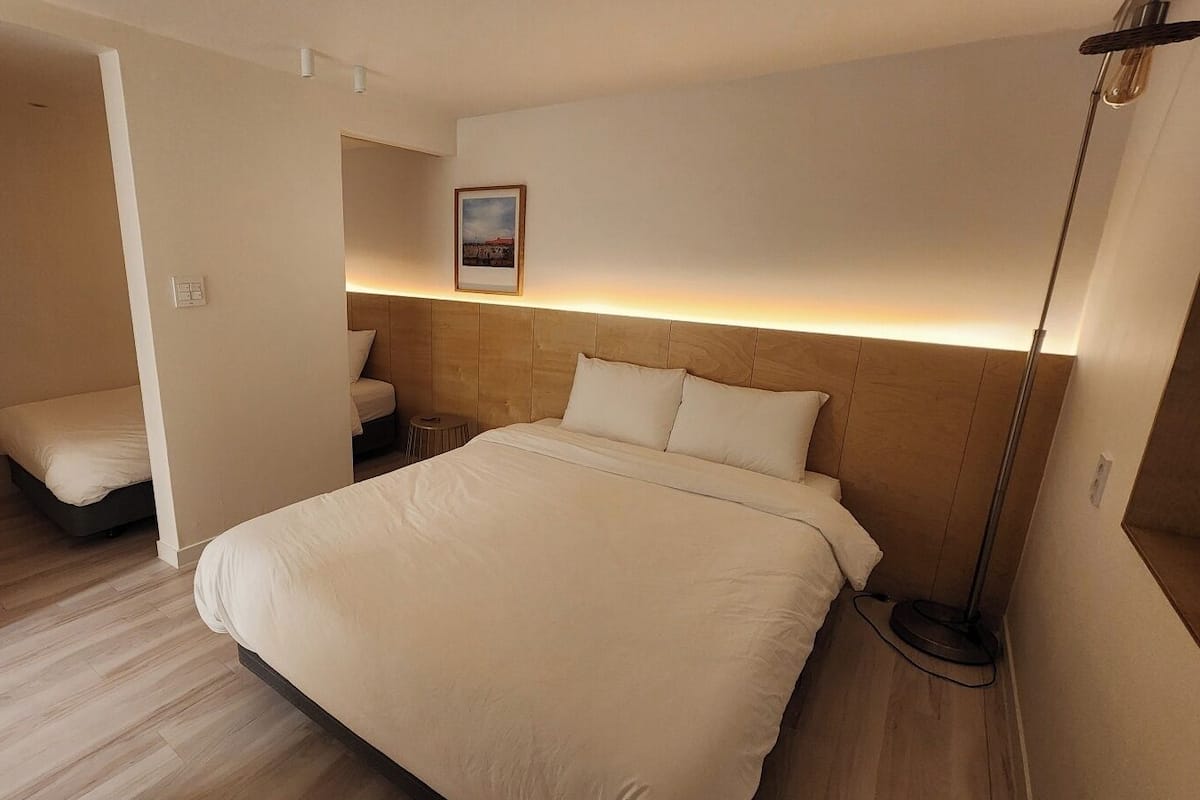 Room | Blackout drapes, soundproofing, free WiFi, bed sheets