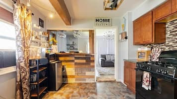 Frigorífic, microones, forn i placa de cuina