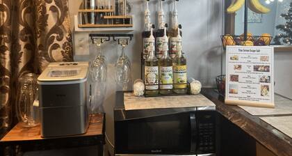 Elegant Serene Escape in Wyandotte