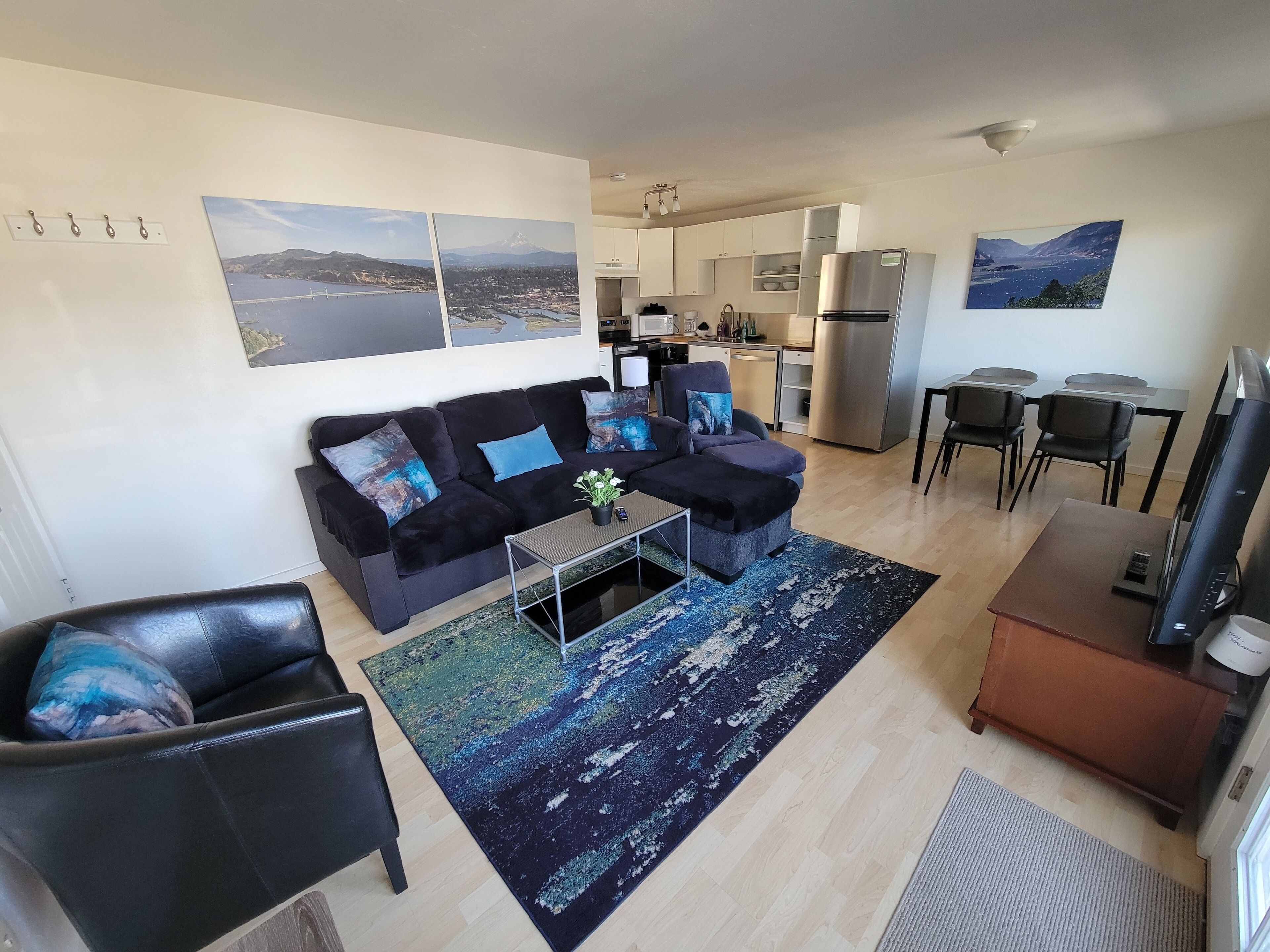 Apt 6 Upper View:  Hood River Suites Extended Stay Downtown | Living area | Smart TV, streaming services