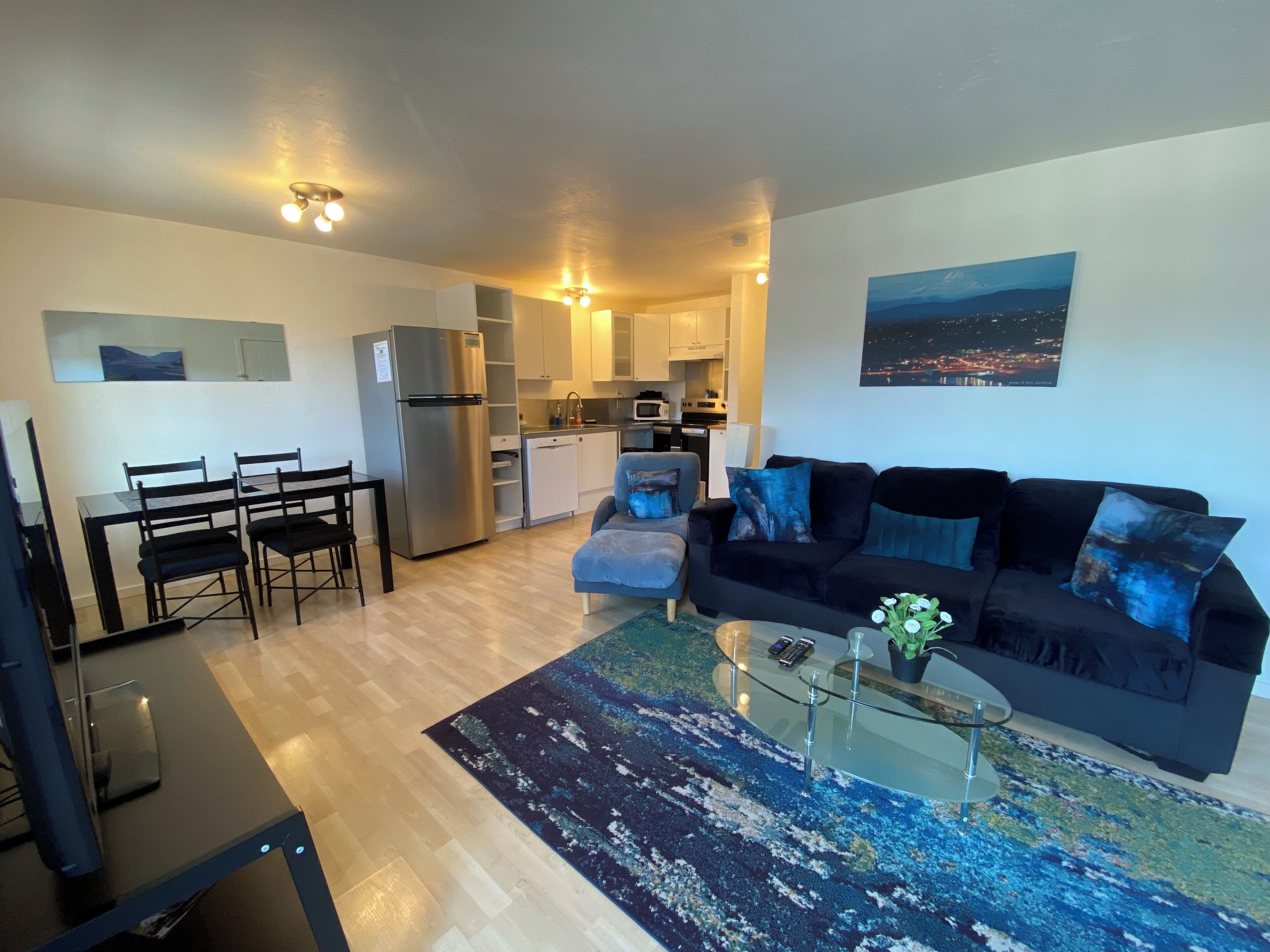 Apt 3 Upper View: Hood River Suites Extended Stay Downtown | Interior