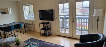 Hood River Suites Apartment Hotel