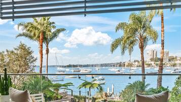 Apartamento (The Cocos at Palm View Collective) | Vista da sacada