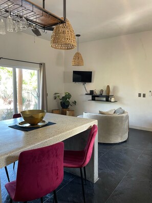 32-Zoll-Smart-TV mit Kabelempfang, Fernseher, Netflix