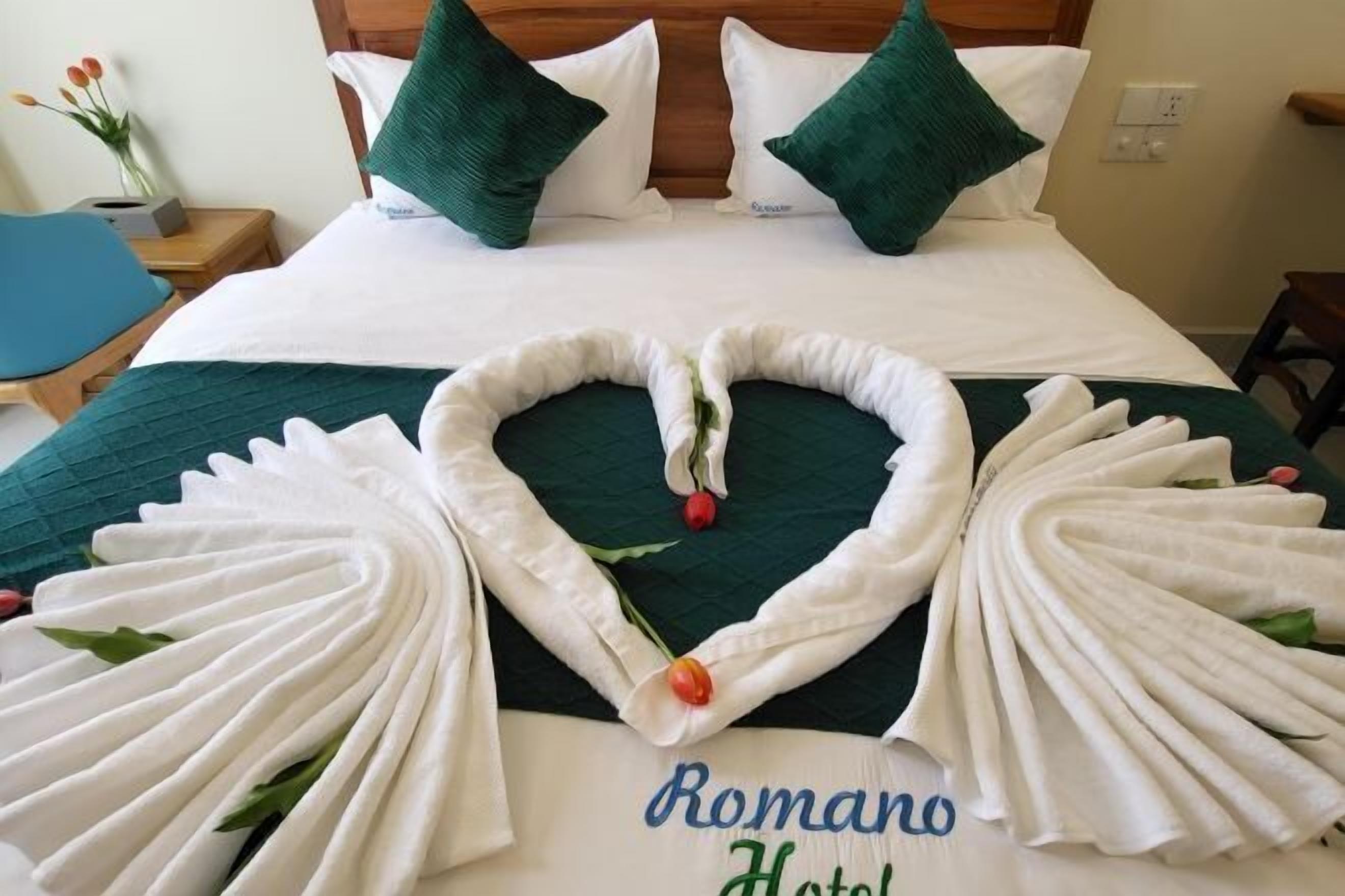 エジプト綿のシーツ、高級寝具、デスク、防音設備