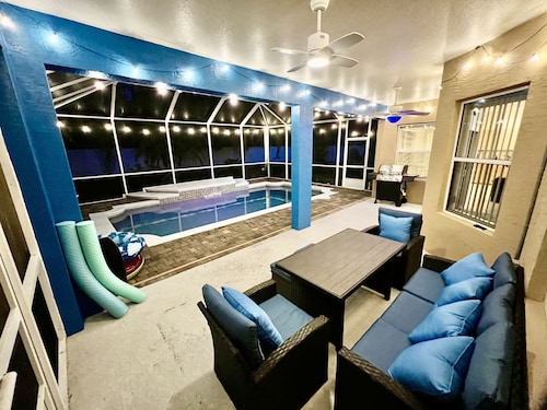 Hidden Treasure-cozy and stylish 3BR with salt water heated pool