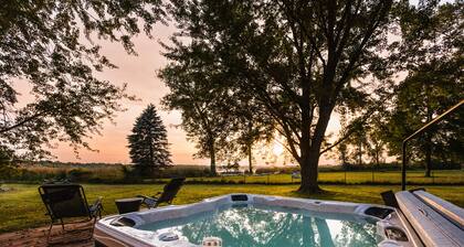 Sunset Bay - Experience Stunning Sunsets on Coon Lake - Charming 2 Bedroom House