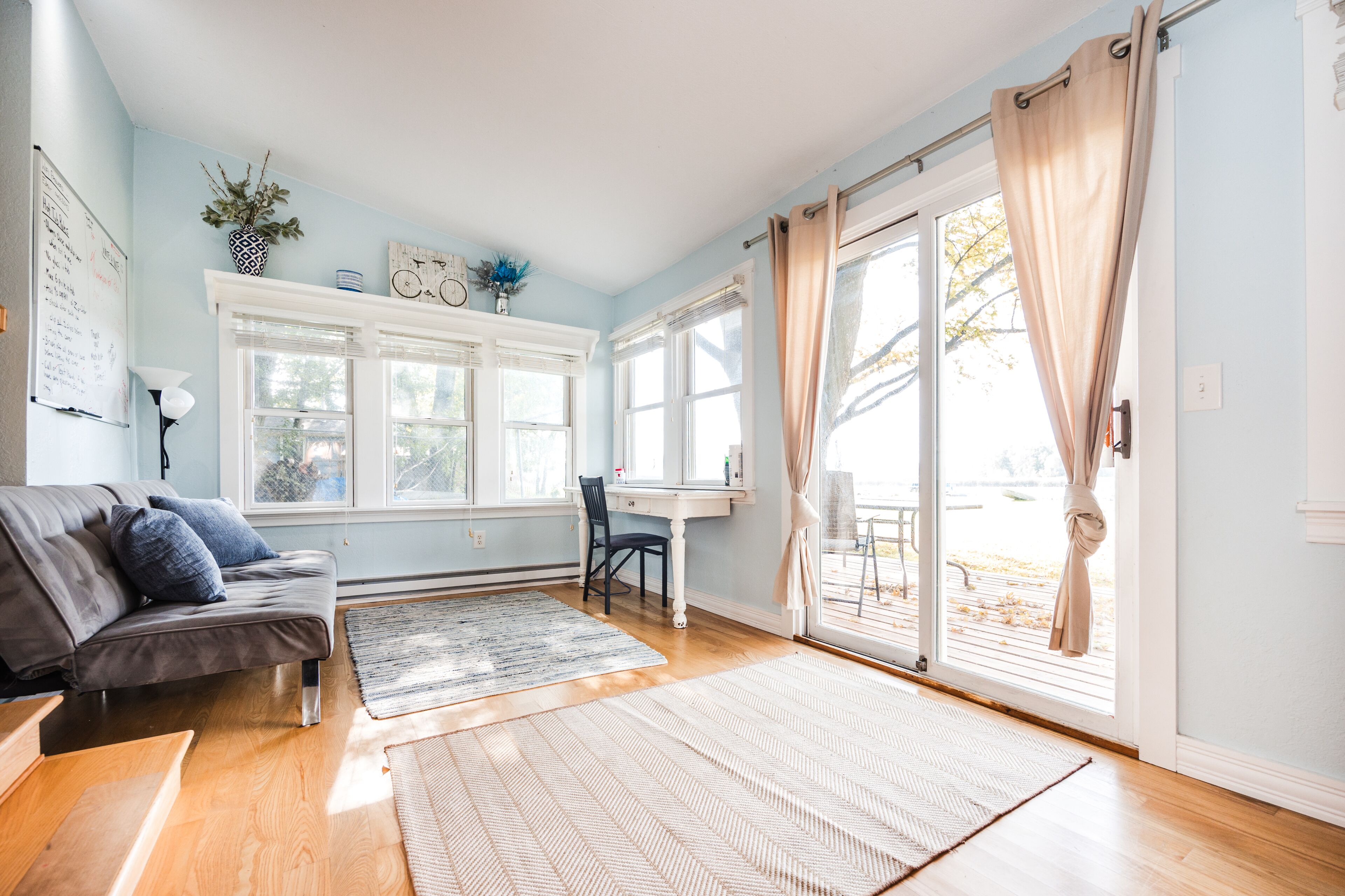 Älytelevisio, takka, tietokoneen näyttö