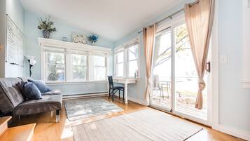 Smart-tv, eldstad och datorskÀrmar