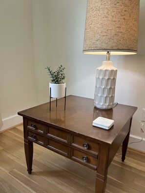 Interior - Restful Mid-Mod in the heart of Hickory (Hickory)