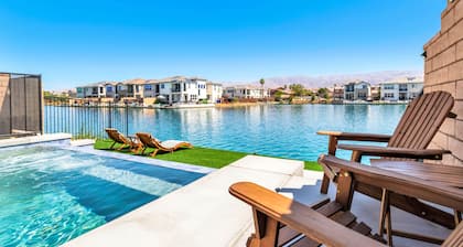 Lakefront with privet Pool 4 master