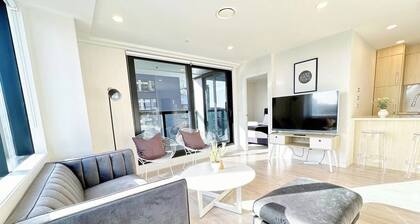 Two Bedroom Apartment Right Next to the Sky Tower