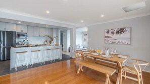 Dining - Kiama Cliff Retreat - panoramic ocean views (KIAMA HEIGHTS)