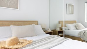 3 bedrooms, travel cot, WiFi, bed sheets