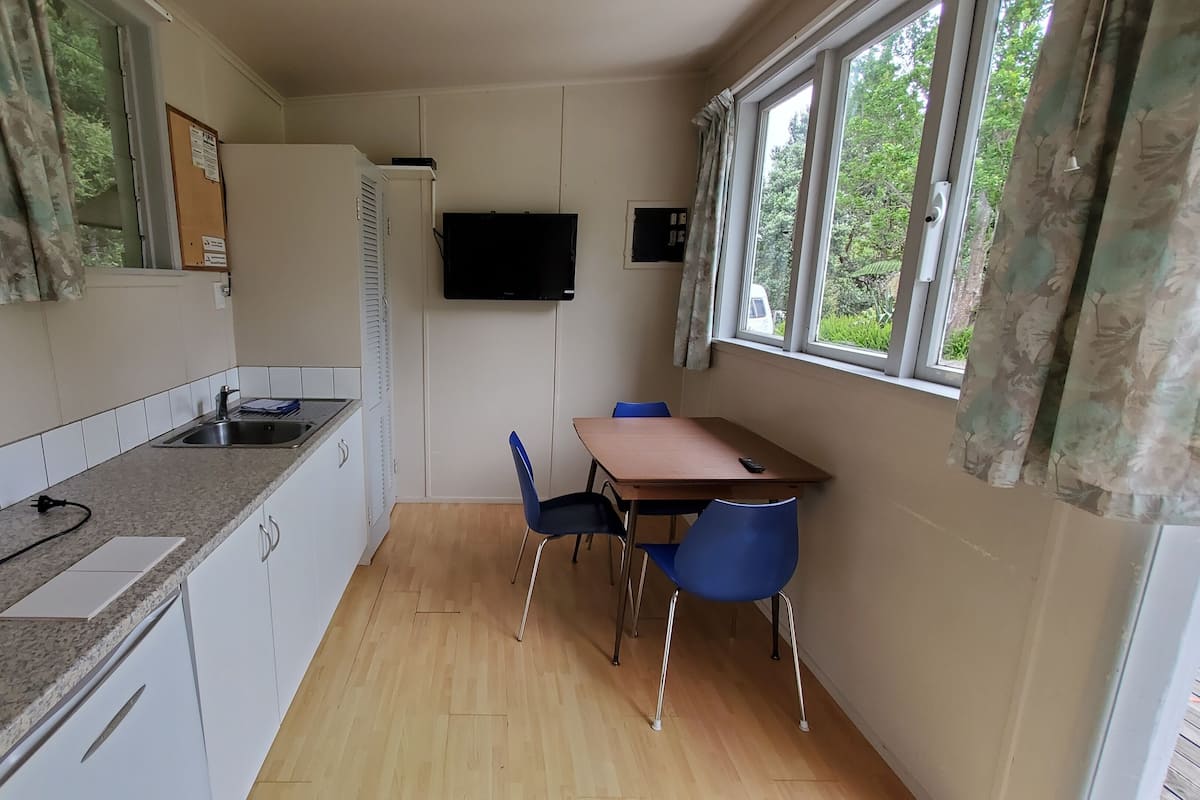 Basic Shared Dormitory, Women only