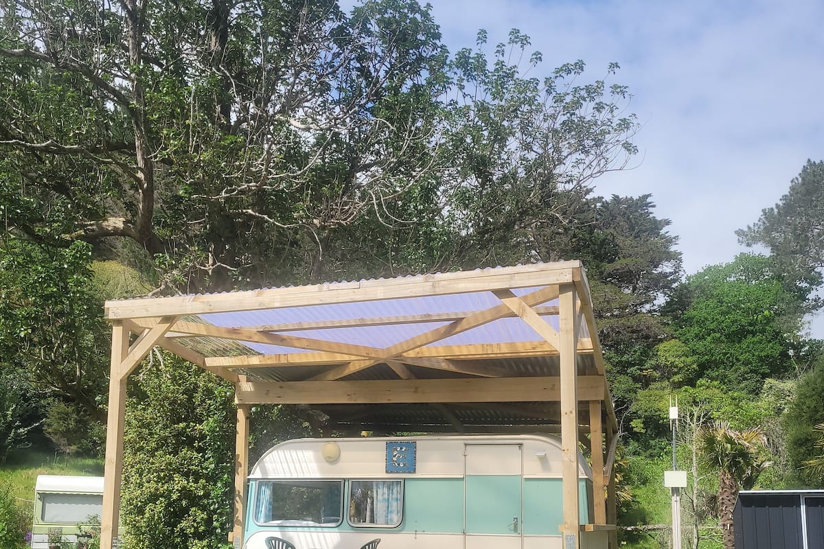 Economy Shared Dormitory, Mixed Dorm | 1 bedroom, iron/ironing board, free WiFi, bed sheets