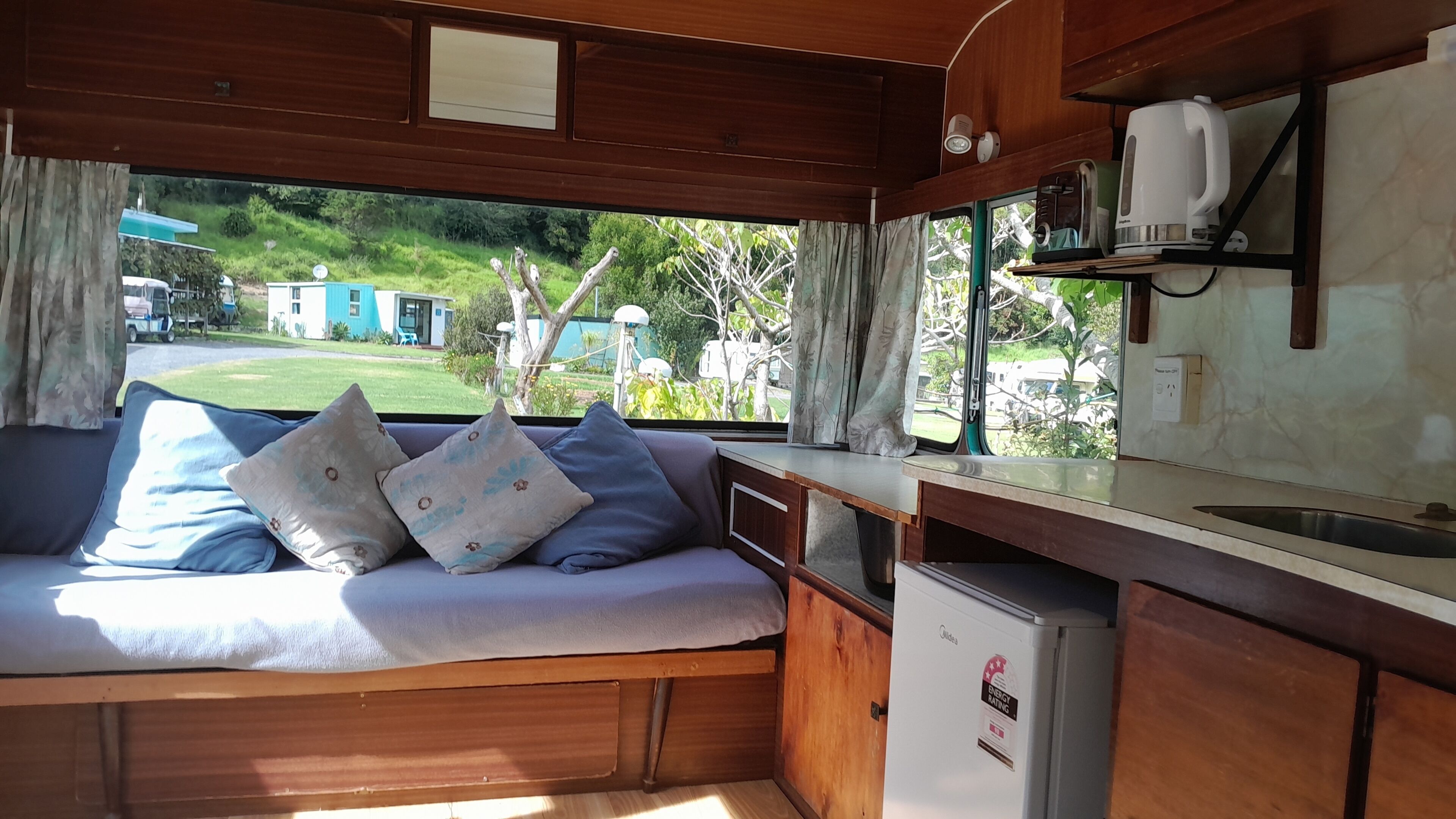 Kamar Single Ekonomi | Area keluarga | Meja tenis meja