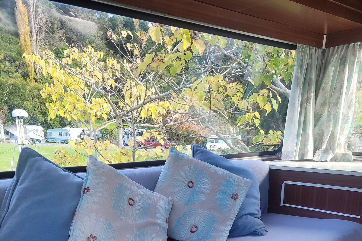 Economy Single Room | Living area