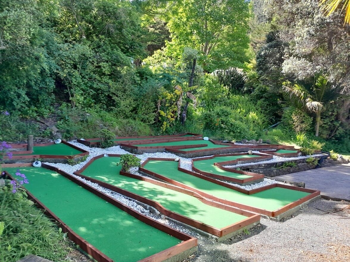 Mini-golf