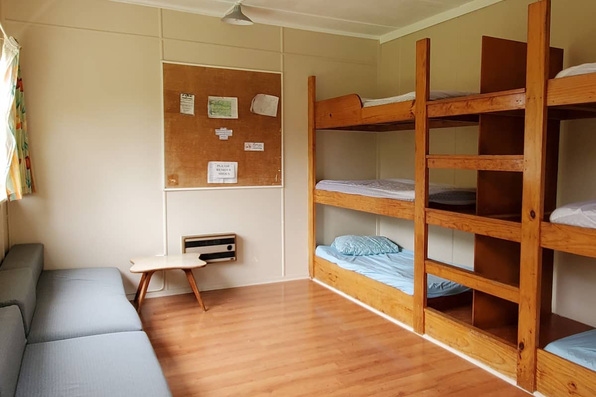 Strykjärn/strykbräda, gratis wi-fi och sängkläder