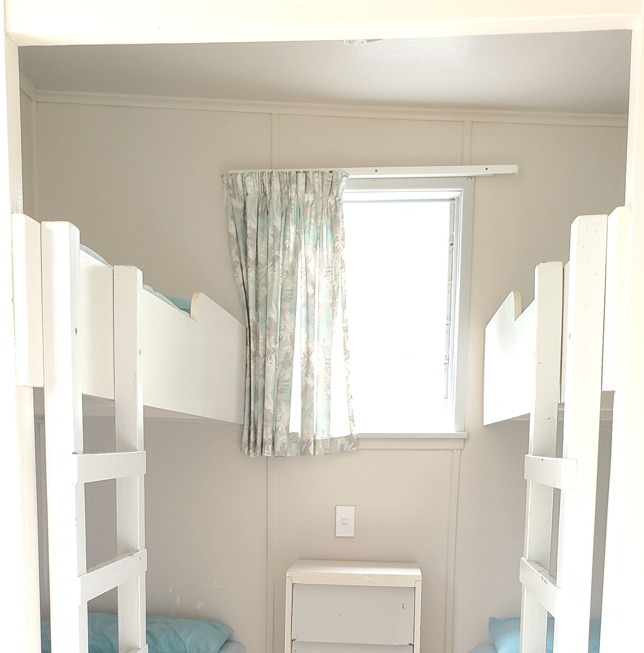 Fer et planche à repasser, Wi-Fi gratuit, draps fournis