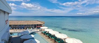 Gili Beachfront Suites