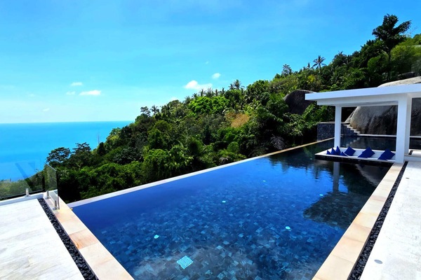 Outdoor pool, sun loungers