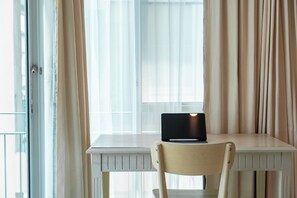 Deluxe Room | Room amenity - Shamrock Hotel Pattaya (Pattaya)
