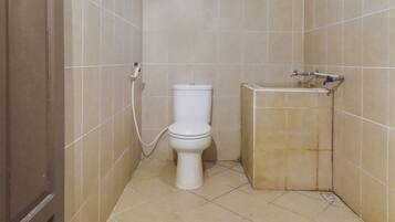 Standard Double Room | Bathroom | Shower, soap, shampoo